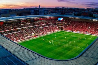 Sparta střídá Slavii na trůně, v lize jsou i spící obři. Návštěvnost pod lupou