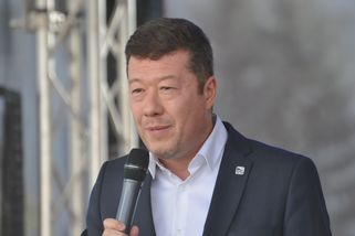 Pracujeme, ale občas si odskočíme. Okamurova SPD v...