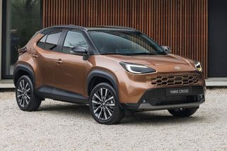 Omlazený bestseller Toyoty přijíždí do Česka! A rovnou v akci, za úspornou stylovku teď ušetříte desetitisíce - Garáž.cz