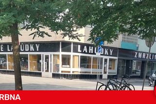 Ranní milování na dlažbě. Vášnivý akt na třídě Míru ukončila policie