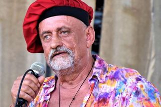 Zemřel Richard Tesařík. Zakladateli Yo Yo Bandu, autorovi Rybitví i Karviné bylo 80 let - Médium.cz