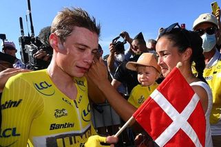 Slzy dojetí. Stáj Jumbo-Visma opanovala časovku, zaslouženě kraluje i celé Tour - Sport.cz