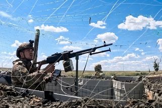 Lov ukrajinských dronů hluboko v Rusku zachytilo nové video