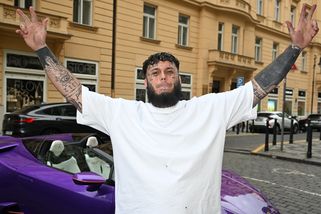 Leo Beránek čelí potupnému výsměchu. Chybí mu vězeňské sprchy, utahují si lidé a věští mu návrat za mříže