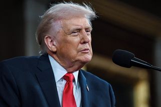 Dostal jsem ho dřív než on mě. Trump tvrdí, že ho Chameneí chtěl dvakrát zabít - Novinky