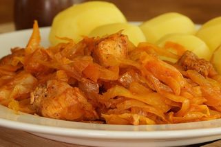 Běž koupit hlávkové zelí, kuřecí maso a vyzkoušej tento rychlý recept | Vaříme s Kubíčkem