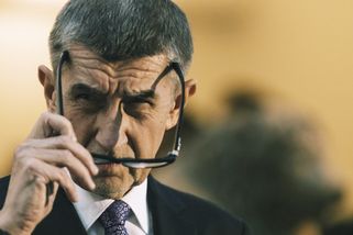 Myslíte, že jsme úplně bez mozku jako vaši voliči?...