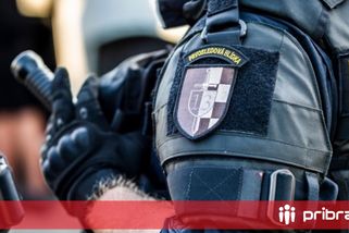 V rožmitálské restauraci napadl cizinec dva hosty. Po brutálním útoku skončili oba v nemocnici
