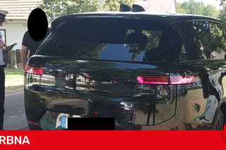 Řidič Roveru projížděl po D1 s modrým majákem. Na policisty byl velmi arogantní