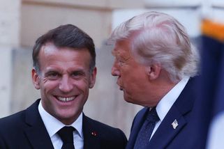 Macronova mistrovská partie: Trump nečekaně otáčí vůči Moskvě, obměkčil ho Zelenskyj