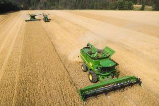 Selský rozum už nestačí. Stát pustí farmářům stamiliony na drony i roboty - Seznam Zprávy