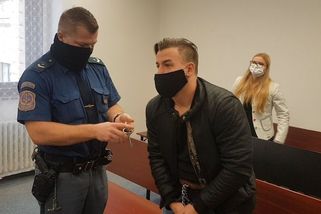 Dvacetiletý sadomasochista zbil při sexu dívku do bezvědomí. Dostal tři roky - Novinky