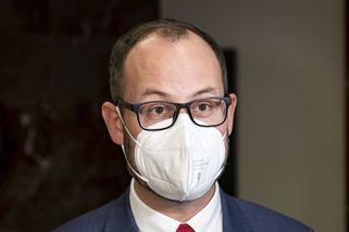 Zůstal v tom sám. Farského hodili přes palubu všichni - Novinky