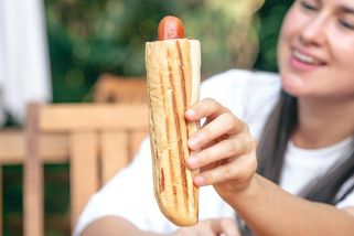 Na trzích po mně chtěli 130 Kč za párek v rohlíku. Po mých několika větách se přepisovala cena - Médium.cz