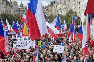 Minuta po minutě z Václavského náměstí: Demonstranti chtějí jednat s Ruskem - Seznam Zprávy