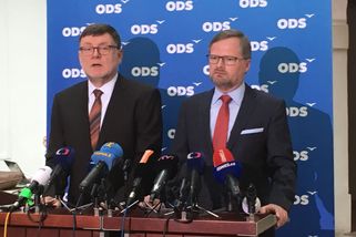 Konec reforem, žádné euro, ministry nemění. Fiala to balí v polovině vládnutí