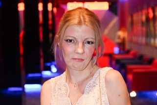Shopaholicadel schytala od soudu pořádnou facku. Vlastní vinou se dostala do obřího maléru