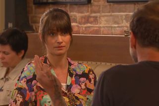 Magda z Ulice nevěří vlastním očím, Filip připravil firmu o peníze • Filmožrouti.cz