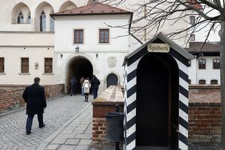 Při školním výletě na Špilberk se opila učitelka, museli ji odvézt záchranáři - Novinky