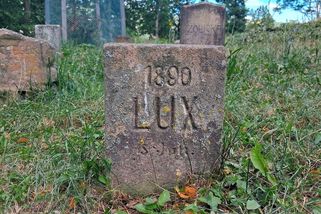 Nejstarší psí hřbitov ve střední Evropě je u nás. Jezevčík Lux tu odpočívá už 136 let - Seznam Zprávy