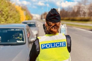 Osmnáctiletý mladík v audi projel obcí na Frýdecko-Místecku skoro stopadesátkou - Novinky