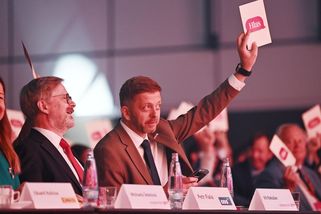 Manželství pro všechny, euro, daň na cukr. Co slibují Starostové v programu - Seznam Zprávy