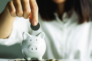 Finanční dotazník policistky Moniky. Jak vyjde s výplatou svobodná žena, kterou živí stát - Proženy.cz