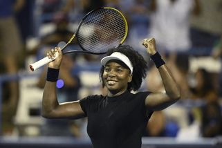 Zápis do historie. Pětačtyřicetiletá Williamsová se vrátila k tenisu výhrou - Sport.cz