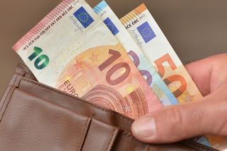 Jsem nemocná, nikoho nemám, pošlu vám 750 tisíc eur. Senior z Jesenicka uvěřil - Novinky