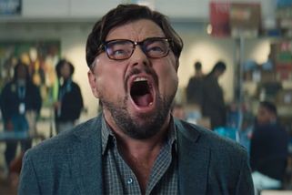 Recenze: K zemi hleď! je zábavnou agitací slavného DiCapria, v níž to lidstvo pořádně schytává