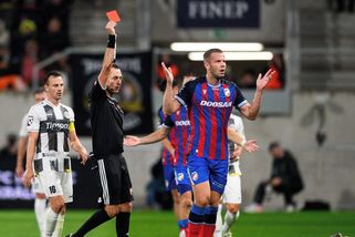 Červená pro posilu Plzně budí emoce. Experti nesouhlasí: Zase blbě! - Sport.cz