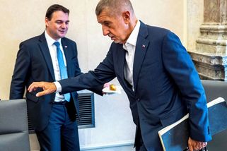 Vláda začíná připouštět vyšší daně - Novinky
