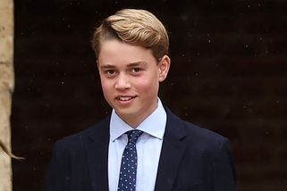 Parádní uniforma a kouzelný úsměv. Královští zveřejnili fotky z 1. školního dne prince George. Fanoušci jsou nadšení - Super.cz