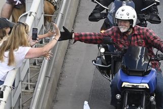 OBRAZEM: Pavel jel v čele spanilé jízdy se stovkami motorkářů. ‚Je to o atmosféře,‘ komentoval
