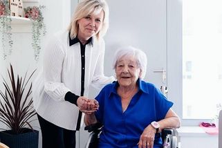 První dáma zavítala do Domova u fontány. Nešlo jen o formální návštěvu