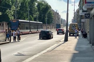 prahain.cz/doprava/plzenska-ulice-v-praze-5-bude-na-nekolik-mesicu-uplne-uzavrena-obyvatele-se-obavaji-kolapsu-dopravy-26597.html?utm_source=www.seznam.cz&utm_medium=seznam_distribuce&utm_campaign=lide