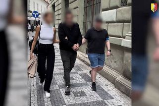 Kapsářky si v Praze natáčely, jak okrádají seniorku. Ze země je vyhostili - Novinky