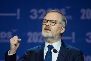 „Nedá dohromady větu, mocenský instinkt ale má.“ Fiala má recept, jak porazit Babiše