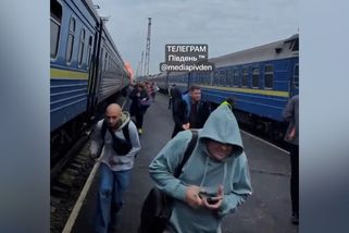 Rusové zasáhli osobní vlak do Varšavy. Dva kilometry od polské hranice - Novinky