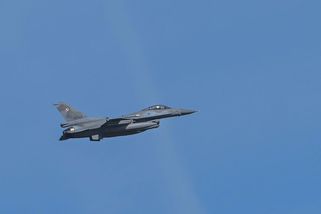 Hrozí vzdušný útok, varovalo Polsko občany a poslalo do vzduchu stíhačky - Novinky
