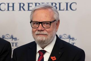 Soud rehabilitoval šestici disidentů, mezi nimi i místopředsedu Senátu - Seznam Zprávy