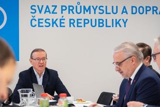 Firmy budou muset vysvětlit rozdíly ve mzdách, ale ne automaticky dorovnávat, upozorňuje Wojnar ze Svazu průmyslu - Novinky
