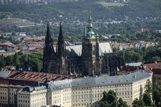 prahain.cz/politika/spolecny-kandidat-proti-pavlovi-opozice-vystrciluv-navrh-odmita-28087.html?utm_source=www.seznam.cz&utm_medium=seznam_distribuce&utm_campaign=lide