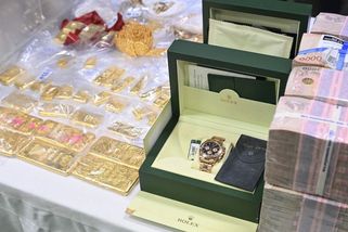 Thajského buddhistického mnicha zadrželi kvůli zpronevěře desítek milionů - Novinky