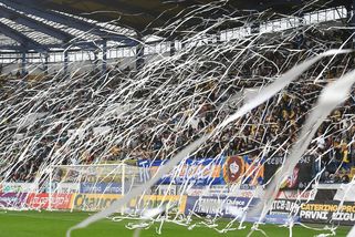 Tma na Stínadlech! V Teplicích se nehraje - Sport.cz