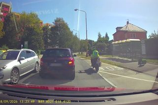 Kamera zachytila nebezpečné předjíždění v Havířově, řidič při něm ohrozil žačku autoškoly - Novinky