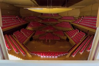 Vltavská filharmonie ještě nestojí, její sál už ale zaplnilo 1750 „diváků“ - Novinky