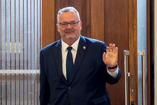 Slibované vyšší slevy na jízdné příští rok nebudou, potvrdil ministr - Novinky