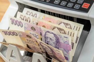 Vláda zavádí nové daně, aby zalepila obří díru v rozpočtu. Předvolební slib o jejich nezvyšování je minulostí