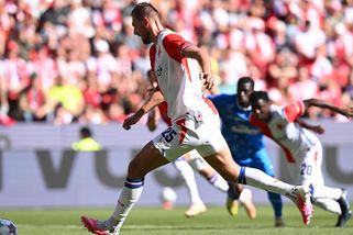 Slavia zničila Zbrojovku, v čele ligy uniká - Sport.cz